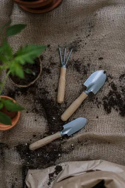 Outils de jardinage